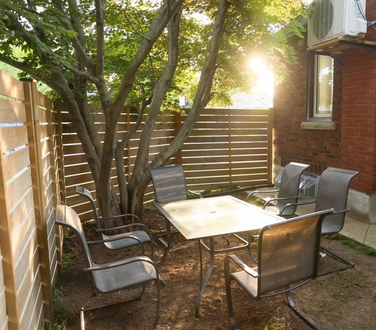 Tranquil Retreat 5br House With 3 Bath And Backyard, Located Minutes Away From The Falls * Niagara Falls